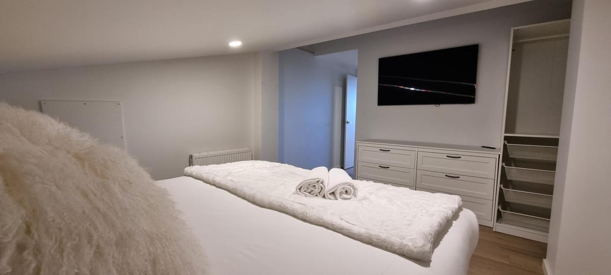 Cedarwood Apartments Фолс Крийк Екстериор снимка